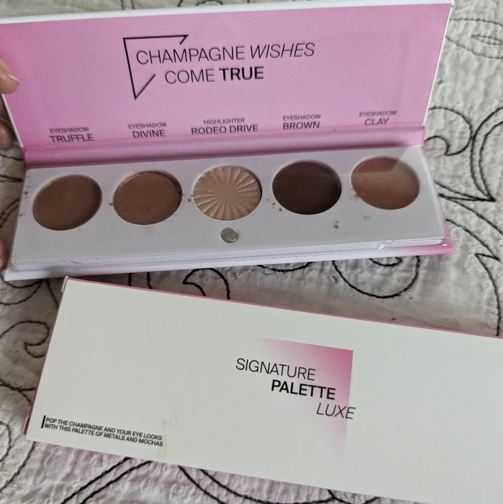NWB Ofracosmetics Palette